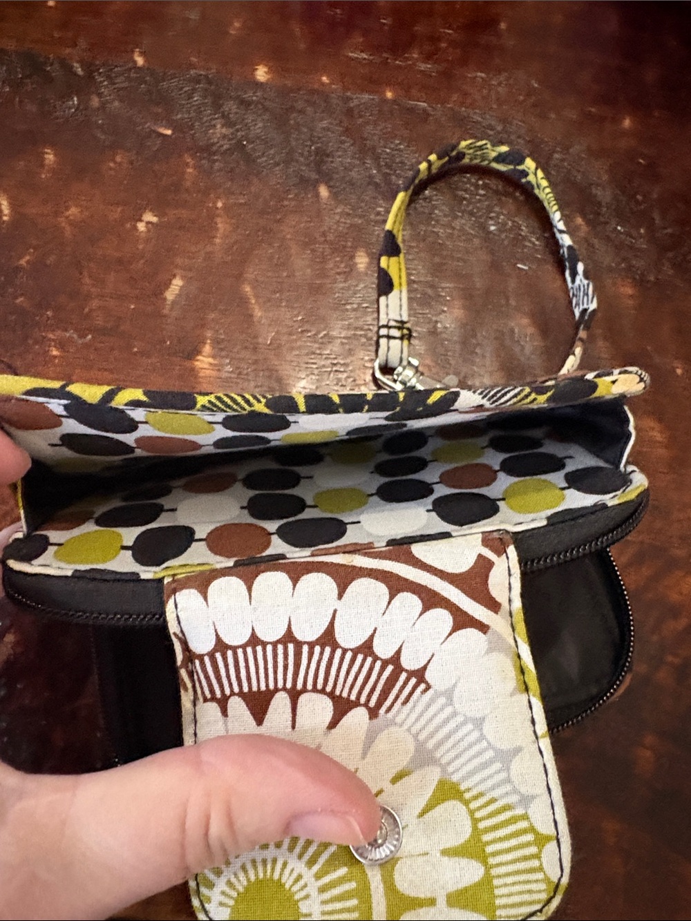 RETIRED-Vera Bradley Cocoa Moss Quilted Wristlet Wallet - Picture 2 of 4